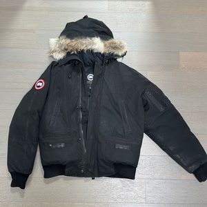 Men’s Black Short Canada Goose Parka. Size Medium.